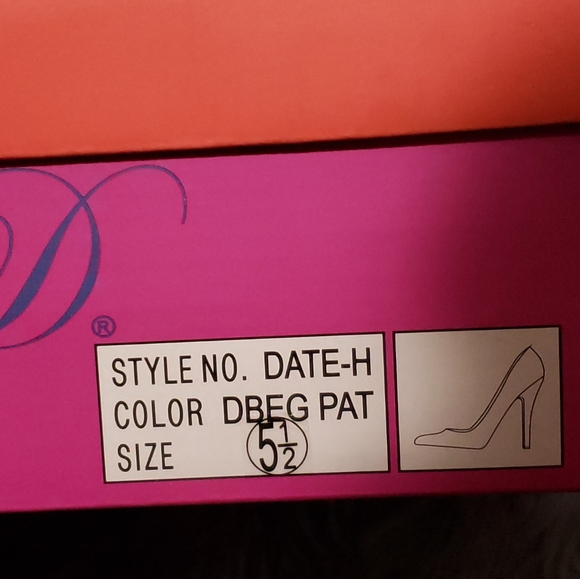 Shoes - Picture 4 of 4